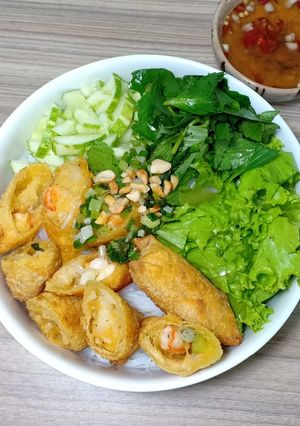 Hình của món Bún chả giò.