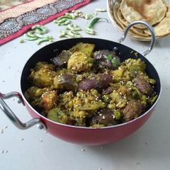 A picture of Gujarati Undhiyu.