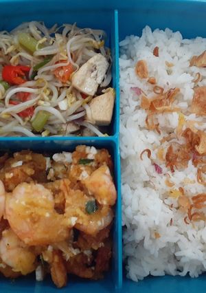 Foto resep Bekal Suami Udang Saus Telur Asin dan Tumis Tauge Pedas #Jum'at