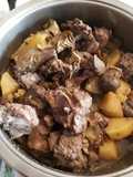 Agnello di Pasqua con carciofi e patate