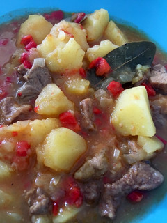 Una foto de Estofado de patata y carne