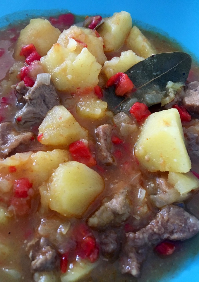 Una foto de Estofado de patata y carne