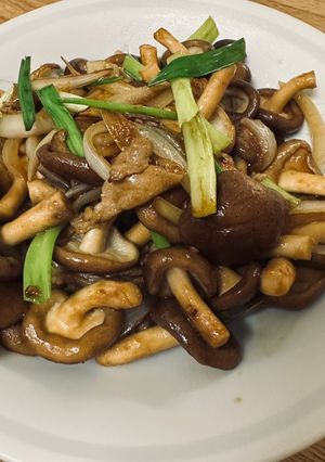 洋蔥炒蠔油香菇 的食譜成品照片