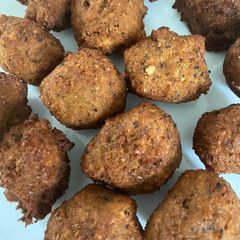A picture of Chorana Bhajia (black eye bean fritters).
