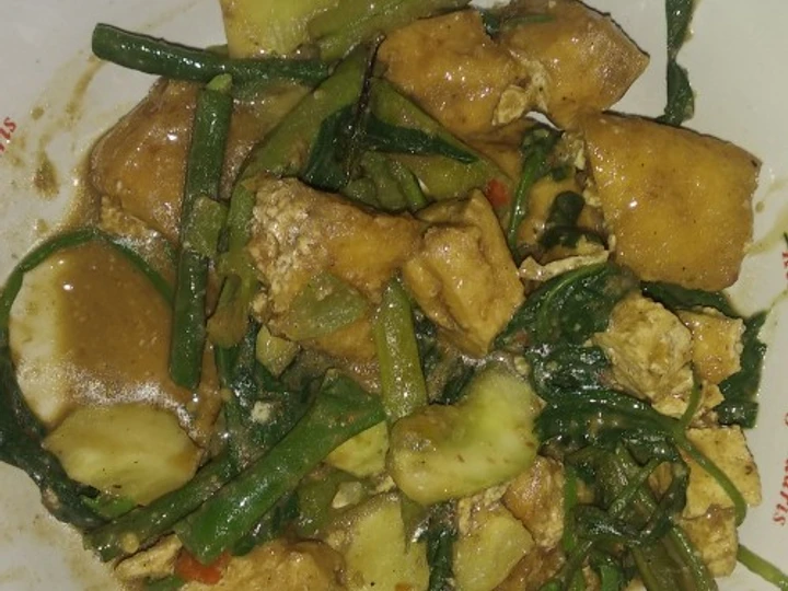 Langkah Mudah untuk Membuat Resep Rujak Petis yang Lezat Sekali Anti Ribet, Bikin Ngiler