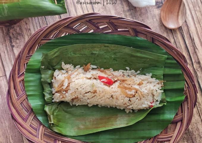 Bagaimana Membuat Nasi Bakar Teri, Lezat Sekali