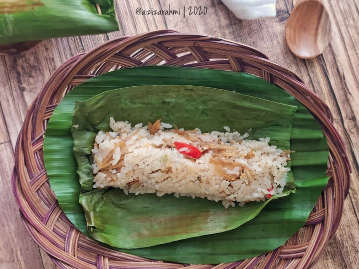 Bagaimana Membuat Nasi Bakar Teri, Lezat Sekali