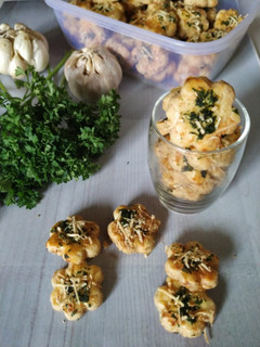 Foto resep Garlic Cheese Cookies