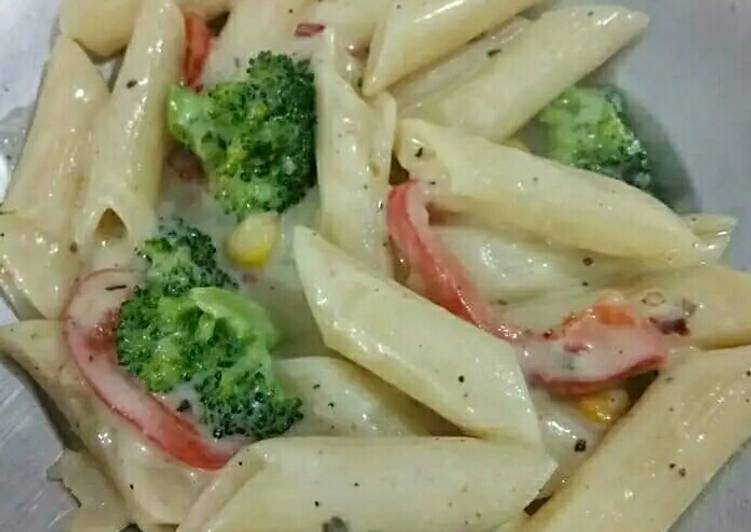 How to Prepare Super Quick Homemade Colourful white sauce pasta