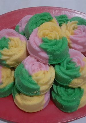 Foto resep Bolu mawar warna-warni