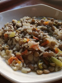Una foto de Lentejas con arroz