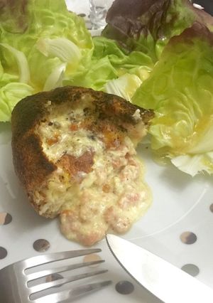 Foto principal de Pan de pueblo relleno de salmón ahumado 