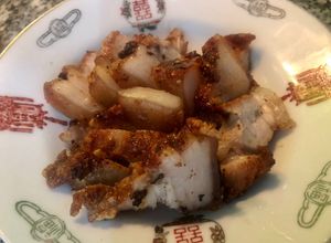 Hình của món Ba chỉ chiên giòn bì.