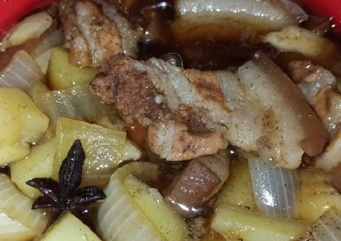 Babi Kecap dengan Kentang dan Bombay