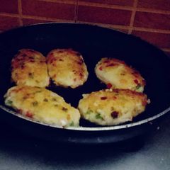 A picture of Poha cutlets.