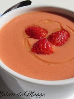 Una foto de Gazpacho de fresas con tomate