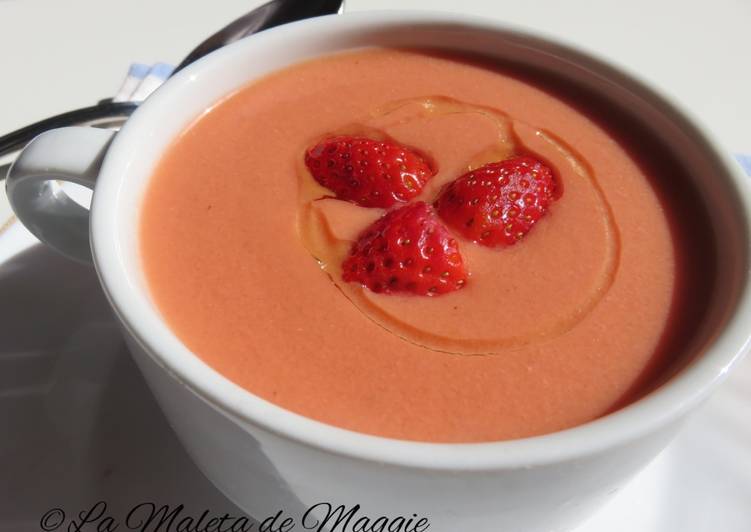 Gazpacho de fresas con tomate
