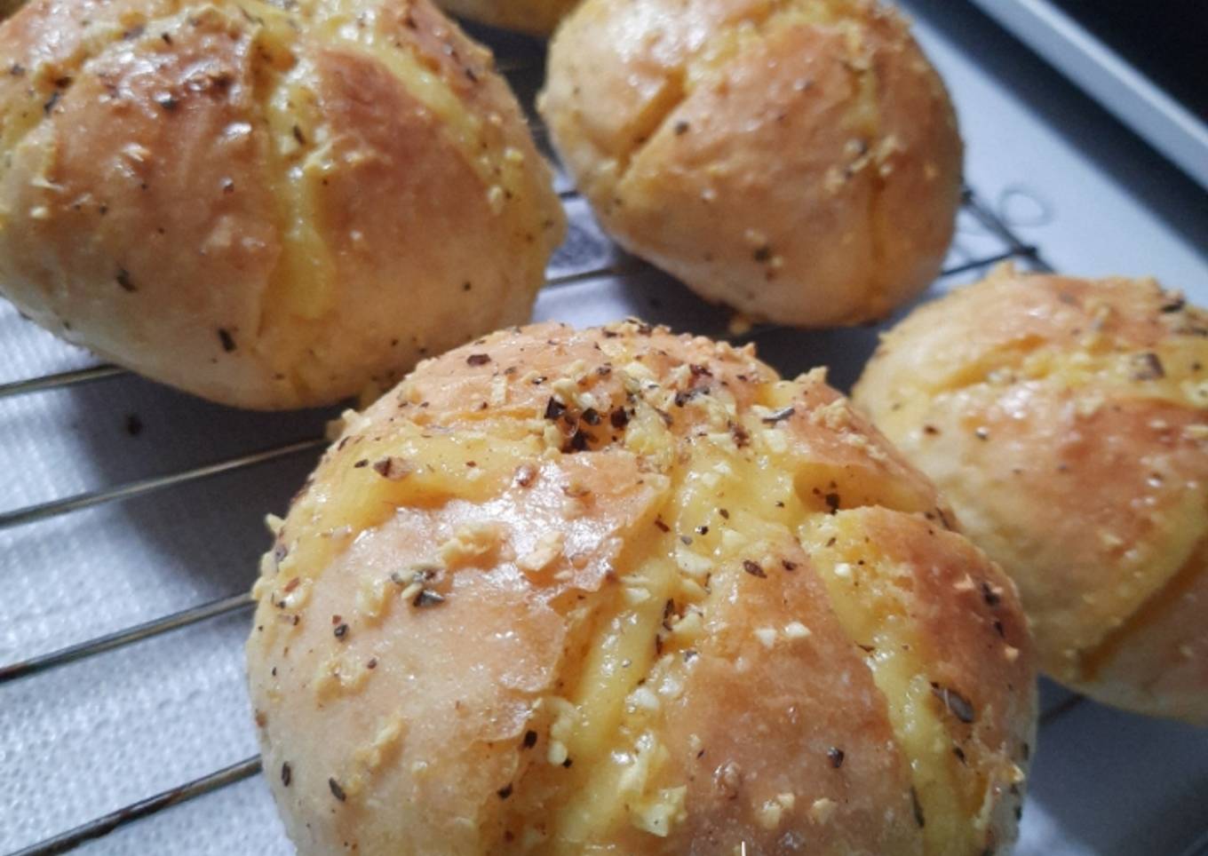 Korean Cheesy Garlic Bread