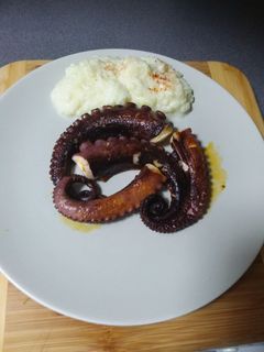 Una foto de 🦑Pulpo a la plancha