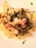 Pappardelle con gamberi scottati e zucchine marinate