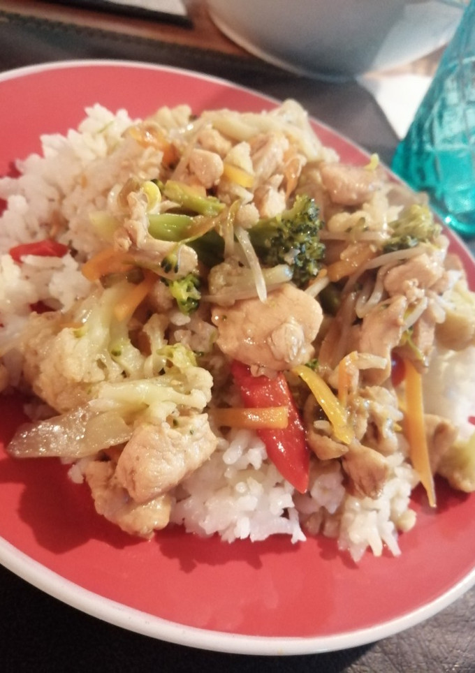 Una foto de Chapsui de pollo 🍜