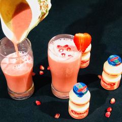 A picture of Strawberry Pomegranate Smoothie.