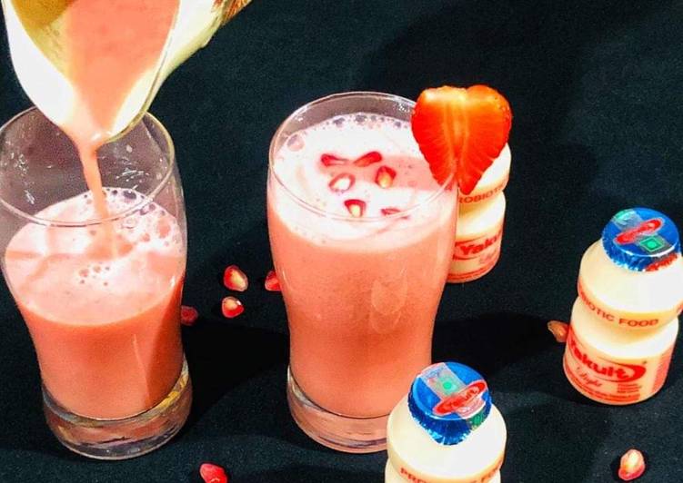 Simple Way to Prepare Strawberry Pomegranate Smoothie