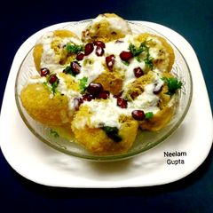 A picture of Dahi Puri Chaat.
