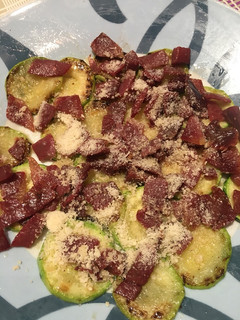 Una foto de Calabacín con jamón y parmesano