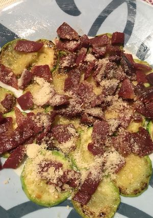 Una foto de Calabacín con jamón y parmesano