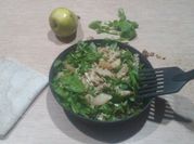 Una foto de ensalada de verano