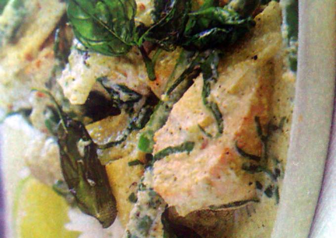 Recipe of Ultimate Green  chicken curry