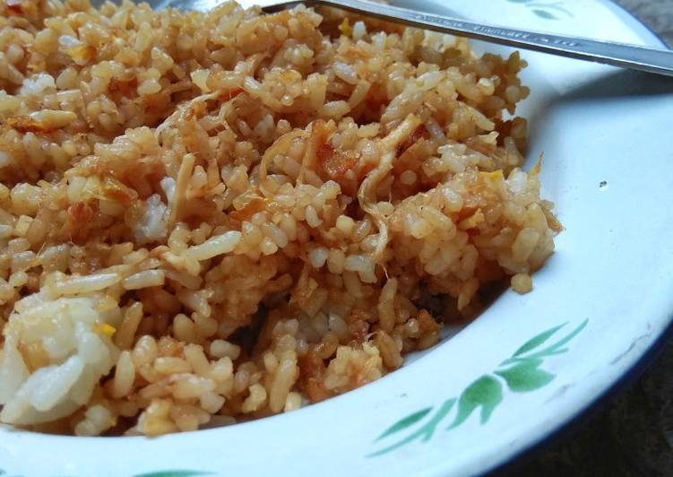 Bagaimana Membuat Nasi goreng kornet Anti Gagal