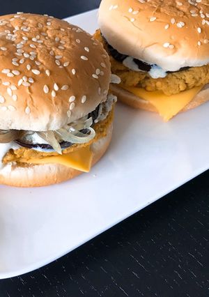 Une photo de Steak de lentilles corail pour burger végétarien