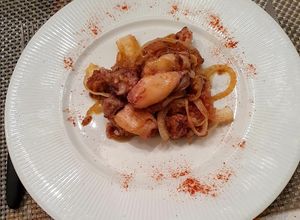 Una foto de Chipirones a la lionesa