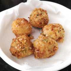 รูปของ Rolled oat cheesy balls (mpasi 1y+)