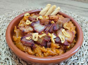Una foto de Patatas Revolconas