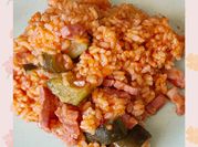 Une photo de tomates et riz