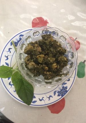 A picture of Cheera aloo.