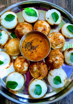 A picture of Vegetable aapam.
