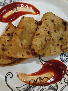 आलू पराठा (aloo paratha recipe in Hindi) रेसिपी मुख्य फोटो