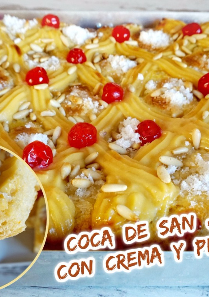 Una foto de Coca de San Juan con crema y piñones
