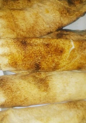 A picture of Chicken shawarma.