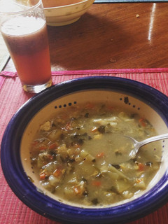 Una foto de Sopita de verduras al jengibre