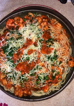 Una foto de Fideos con Langostinos
