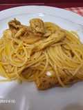 Spaguetini con pollo marinado con especias tandoori