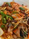 Vermicelli de Arroz con Cerdo y Verduras