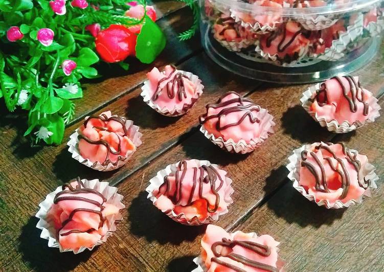Langkah Mudah untuk Membuat Strawberry Chocolate Cornflakes yang Enak Banget