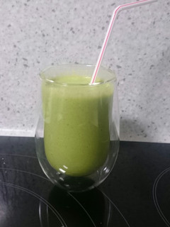 Una foto de Batido verde sabroso