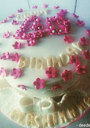 A picture of Cake by Deedeesbites.